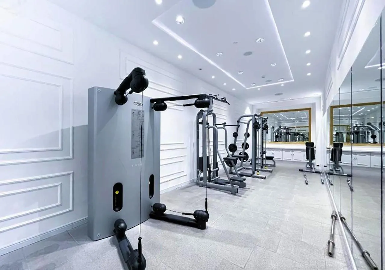 Luxurious Studio With Stunning Burj Khalifa, Pool & Lake Views Steps From Dubai Mall 0*,  United Arab Emirates
