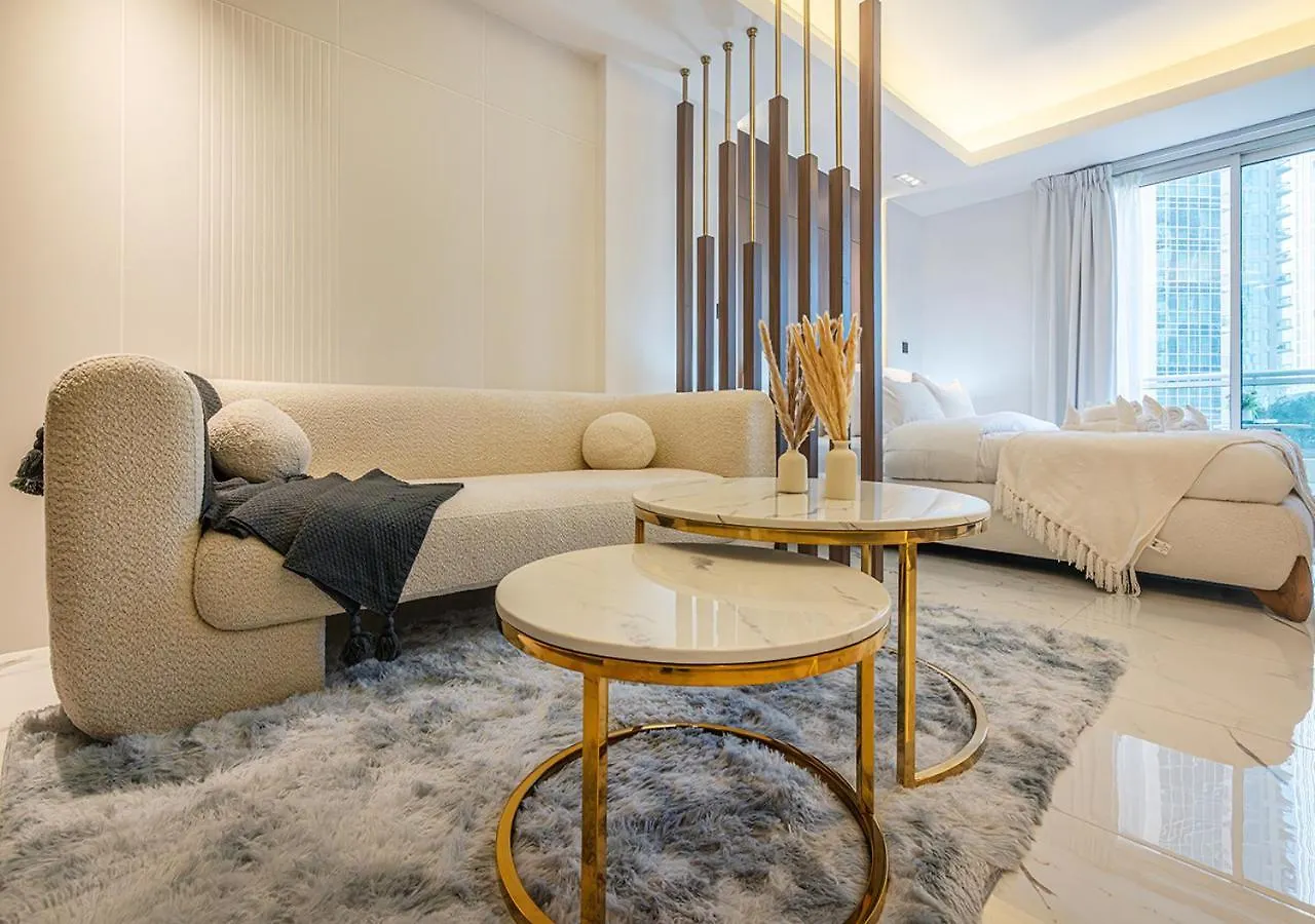 Luxurious Studio With Stunning Burj Khalifa, Pool & Lake Views Steps From Dubai Mall Apartment