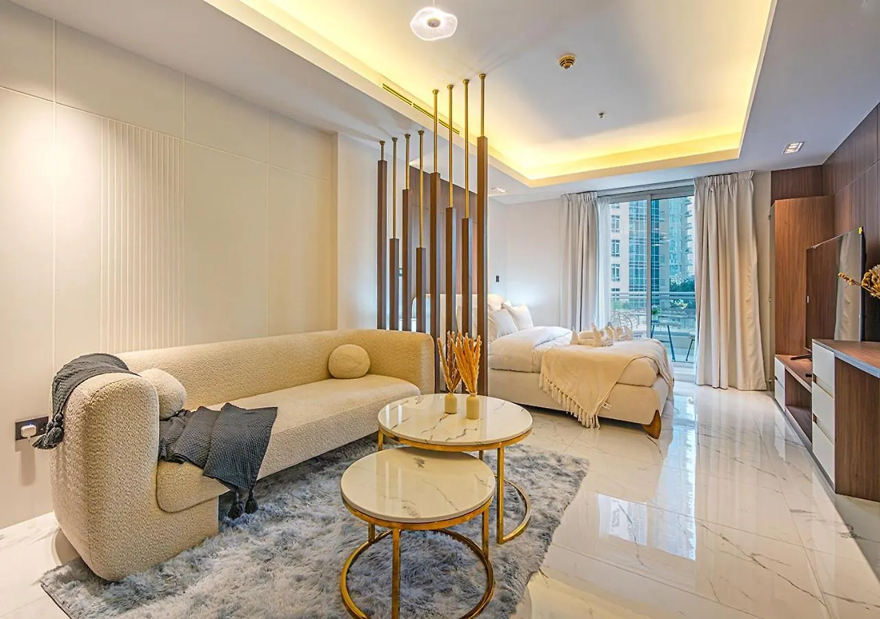 Lägenhet Luxurious Studio With Stunning Burj Khalifa, Pool & Lake Views Steps From Dubai Mall Förenade Arabemiraten