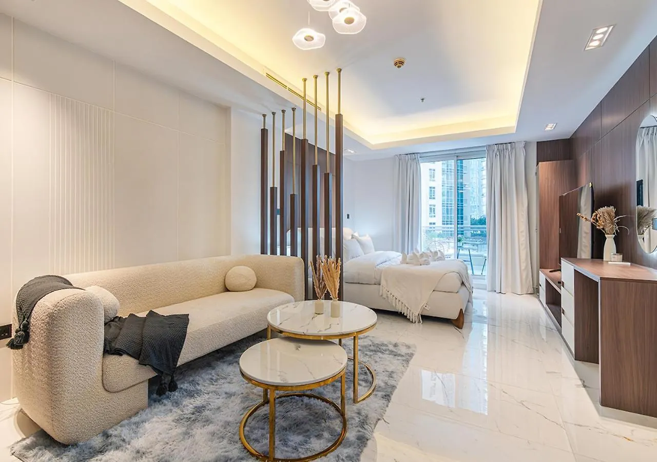 Luxurious Studio With Stunning Burj Khalifa, Pool & Lake Views Steps From Dubai Mall Förenade Arabemiraten